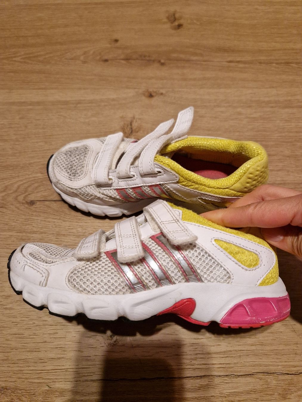 Adidas Scarpe per ragazze: Adidas Turnschuh Gr. FR 31 – Usato da Wimmis venduto da traubenq 2