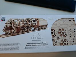 Ugears Modell: Lokomotive mit Tender - Holzmodell Bausatz
