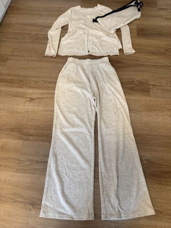 Trendiger Jogginganzug, Grösse S, Beige, Neuwertig!