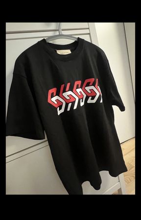 Gucci T-Shirt Schwarz mit Print - Top Zustand, Sommer Sale!