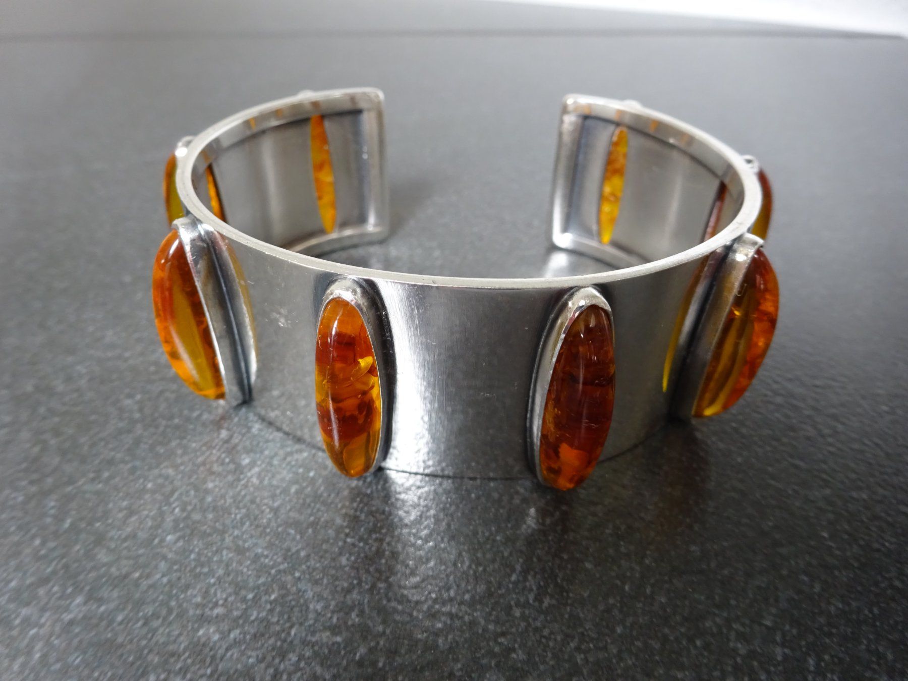 Bracciali & Braccialetti: Armreif Bernstein vom Silberschmied – Usato da Esslingen venduto da FetteSchnecke