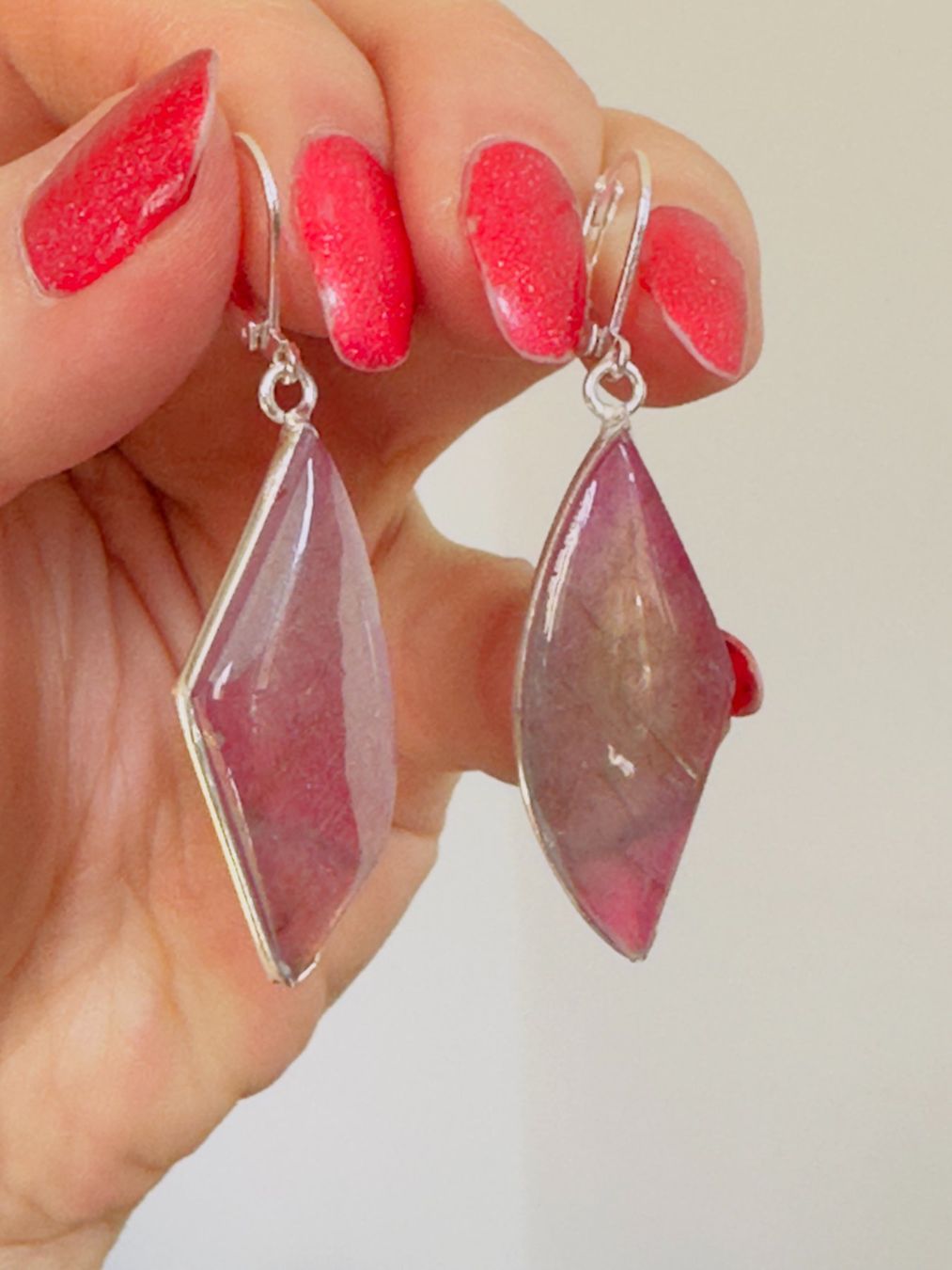 Altri gioielli: LOT Color Enhanced Red Labradorite Handmade – Nuovo e nell'imballaggio originale da Genève venduto da AGBERG 1