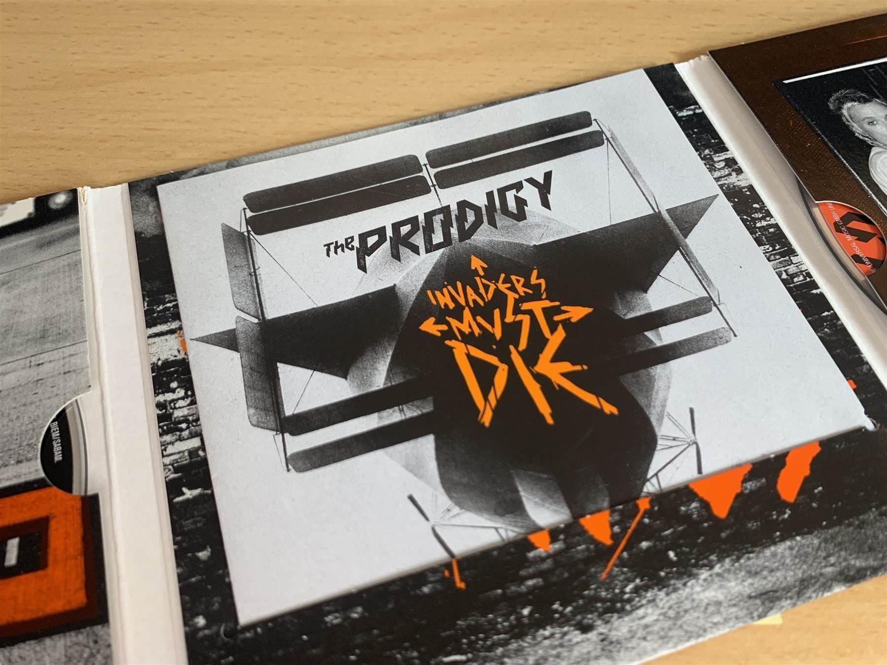 CD: The Prodigy – Invaders Must Die - CD&DVD – Usato da Rikon im Tösstal venduto da Alpenmutz 2
