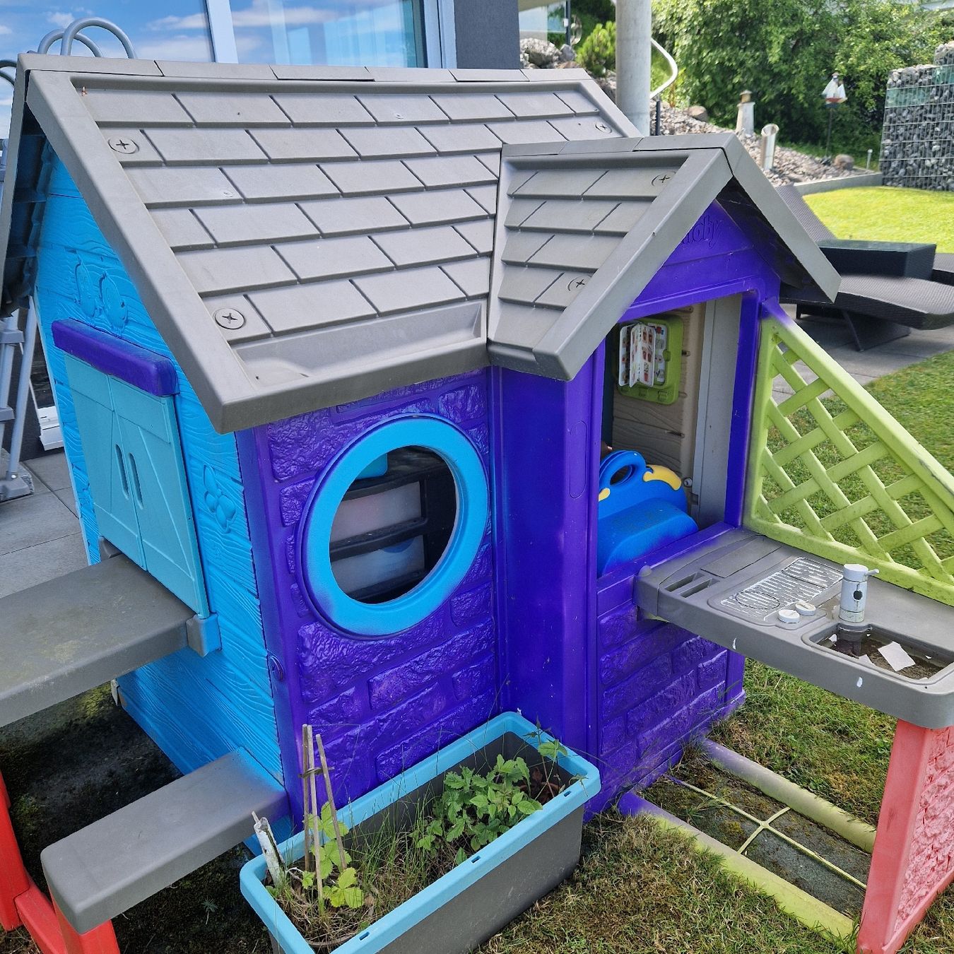 Smoby Casette per bambini: Smoby Spielhaus Aussentisch – Usato da Rorschacherberg venduto da Zelkodaniela 1
