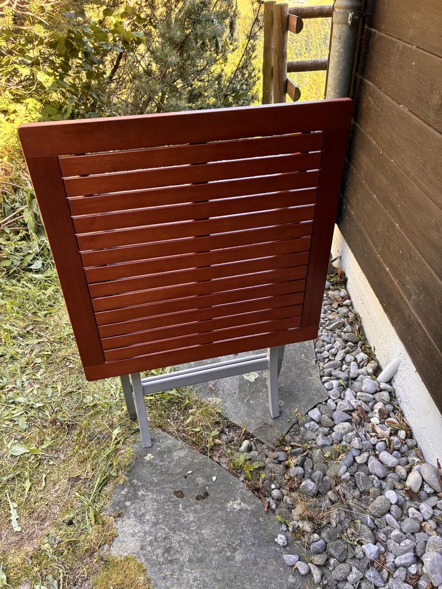 Tables: Klapptisch Holz/Metall – D'occasion à Moleson-s-Gruyeres par Mosaikplastik
