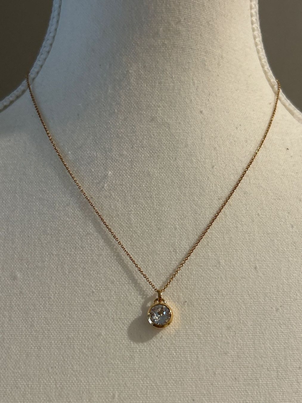 Colliers: Modeschmuck Halskette mit Anhänger goldfarben – D'occasion à Brunnen par Nala2929 1