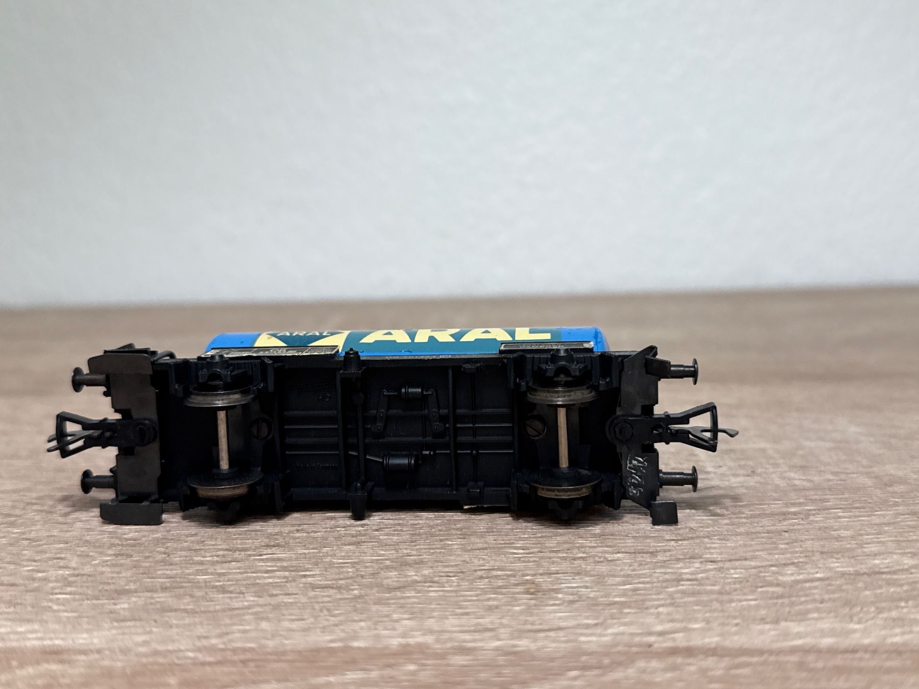 Fleischmann Modellini di ferrovie: Fleischmann ARAL DB H0 (279) – Usato da St-Aubin-Sauges venduto da tantome 4