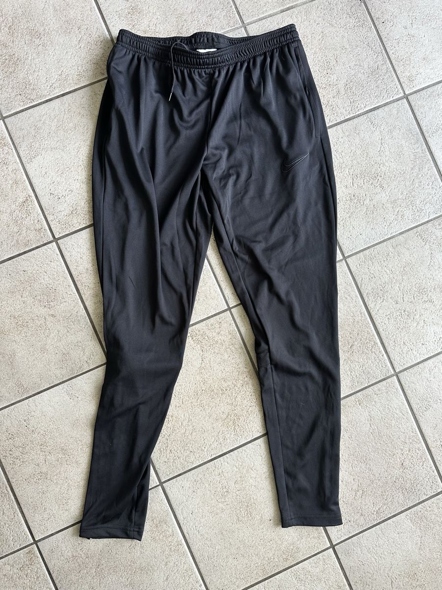 Nike Hosen: Nike Trainerhose neu Gr M – Neu (gemäss Beschreibung) aus Sierre von Tracy83