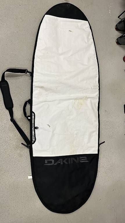 Tavole da surf e di nuoto: Dakine Daylight Surfboard Bag Thruster – Usato da Maienfeld venduto da johnfrusciante 1