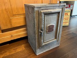 ALTE BLECH VITRINE METALL ORIGINAL UM 1940