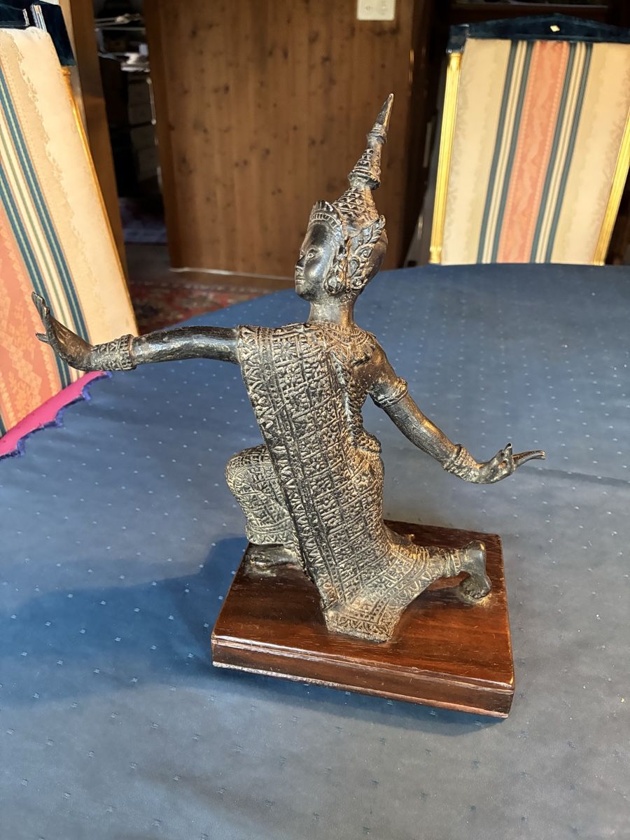 Figuren: Grosse Bronzeskulptur asiatisch  – Gebraucht aus Dornach von Rosengarten 3