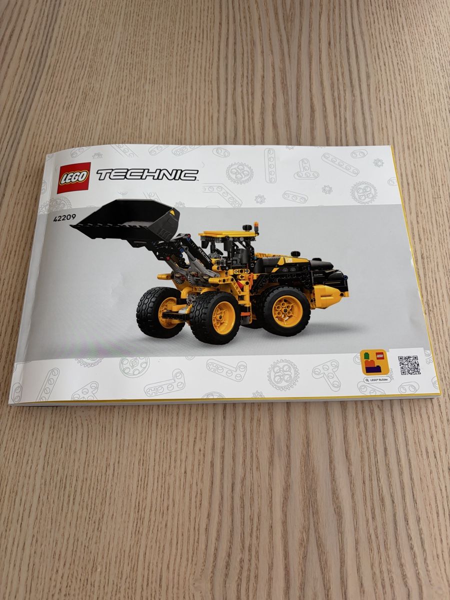 Lego Spielzeuge: Lego Technic 42209 Volvo L120 Electric Wheel Loader – Neu (gemäss Beschreibung) aus Zofingen von sve_kb7h 4