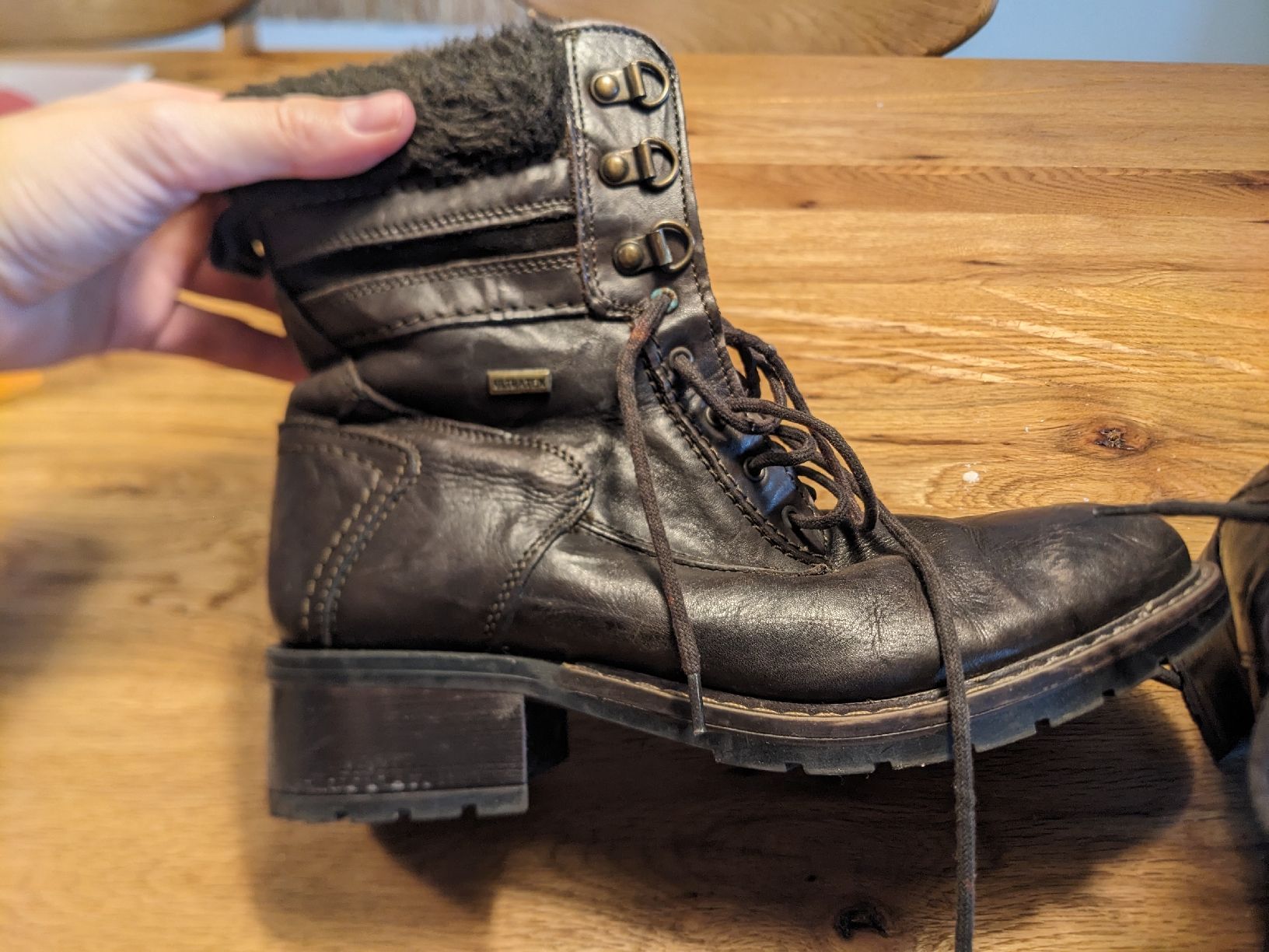 Scarpe da donna: Robuste Winterstiefel Grösse 38 – Usato da Basel venduto da labaffe01 3
