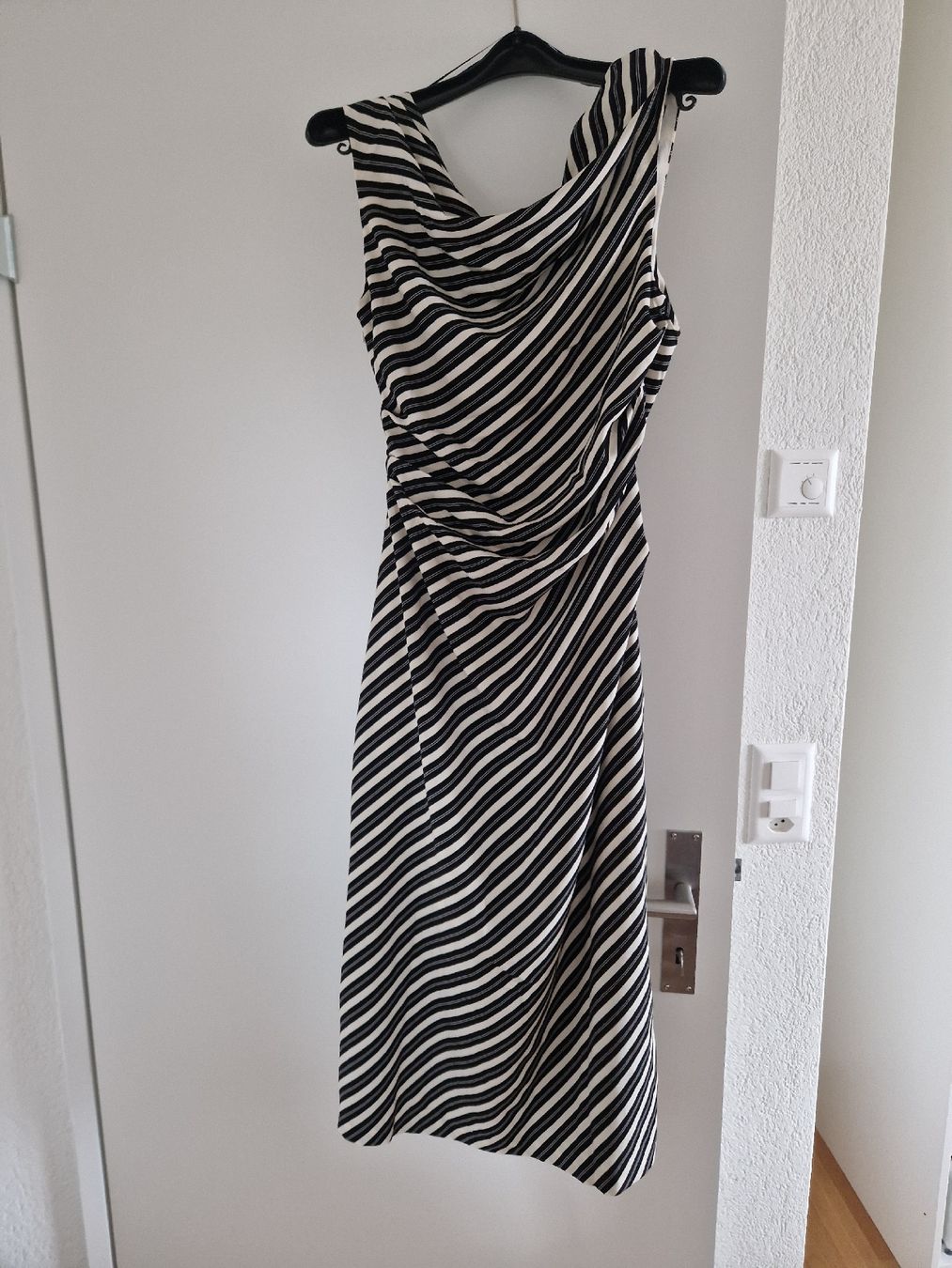 H&M Kleider: Elegantes Kleid gestreift, H&M – Neu (gemäss Beschreibung) aus Wil SG von an_ka 3