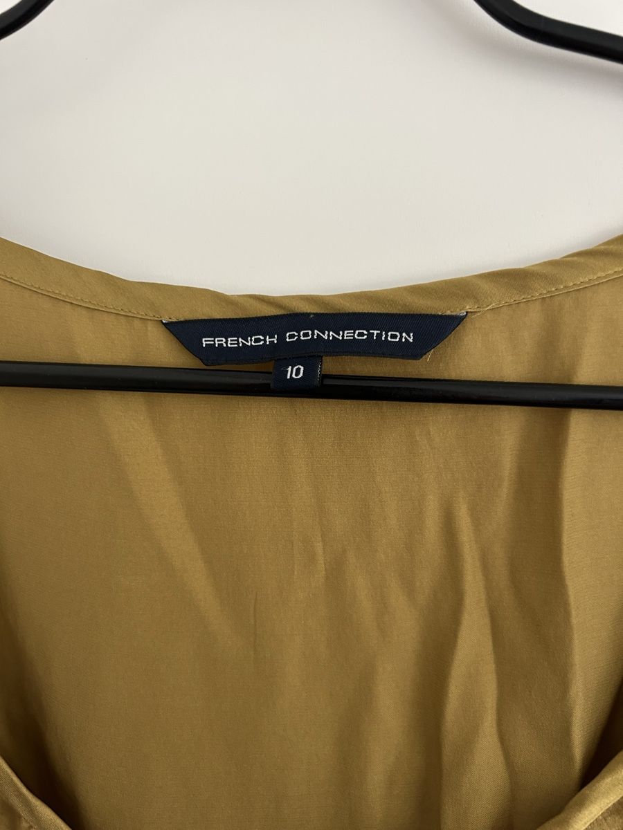 French Connection Camicette: Goldene Bluse aus Seide – Usato da Zürich venduto da Robin_zh2 2