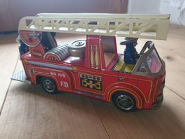 (COPY) Altes Blechspielzeug Feuerwehrauto