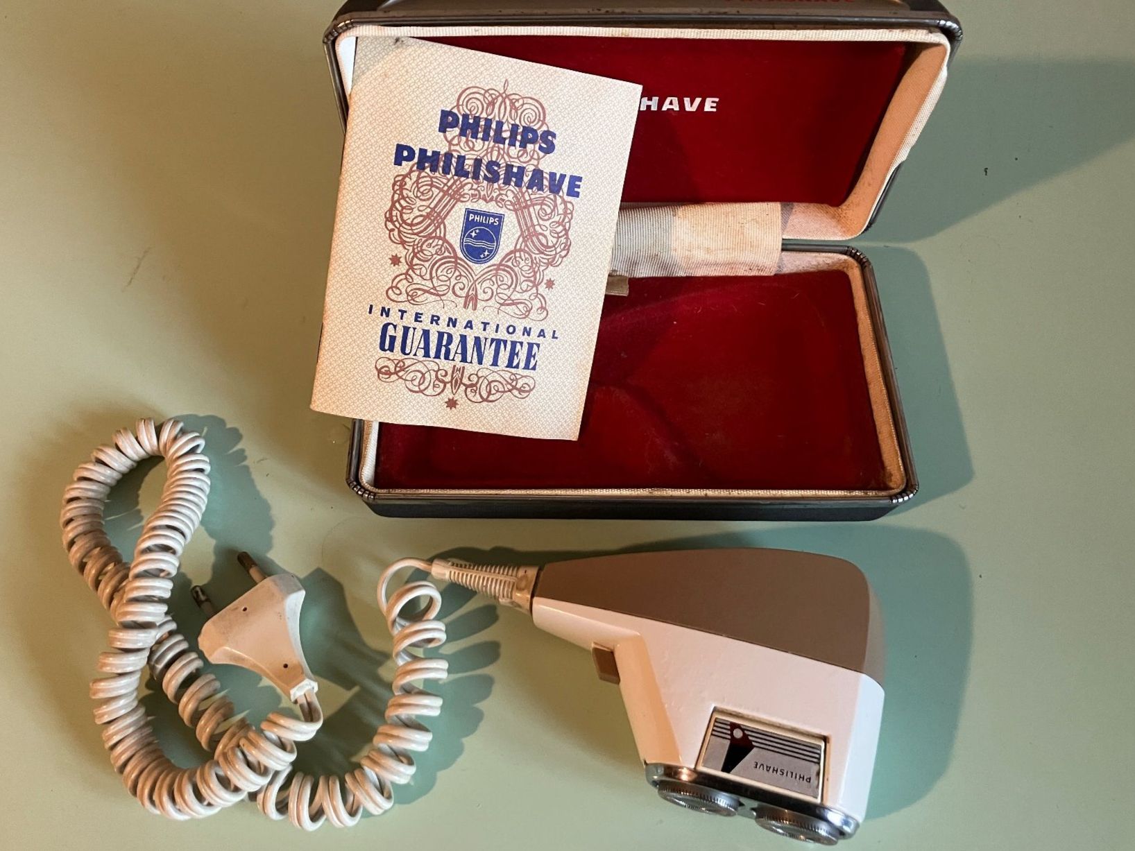 Philips Rasoi & Lamette da barba: Vintage Philips Philishave - Rasierer mit Etui – Usato da Sattel venduto da Pinggi7