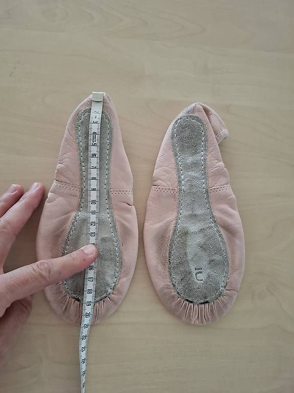 Scarpe per ragazze: Ballettschuhe Leder 2 Paar 35-36 – Usato da Männedorf venduto da Einhornmama 3