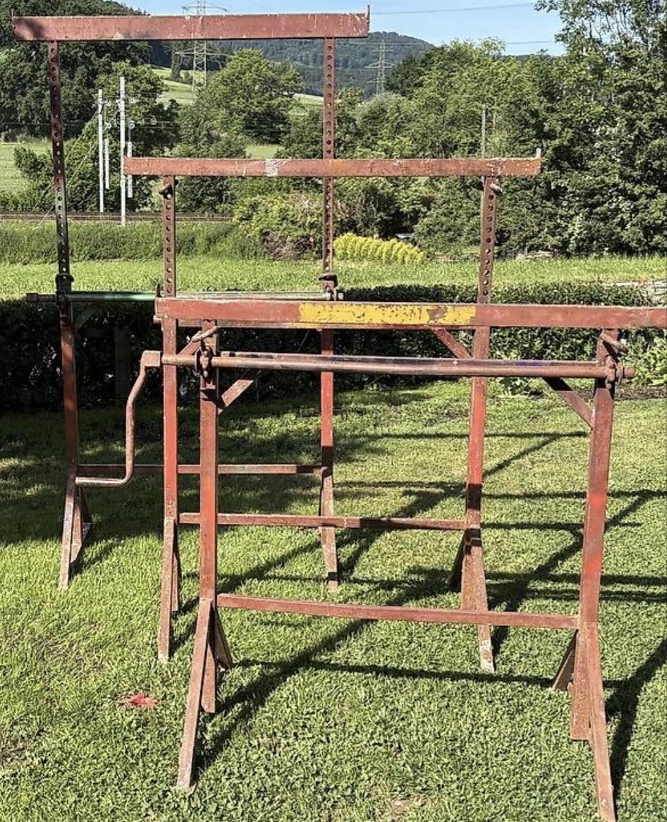 Ponteggi: 3x Gerüstböcke mit Kurbel 2 m. Hoch – Usato da Guntershausen venduto da ariniki