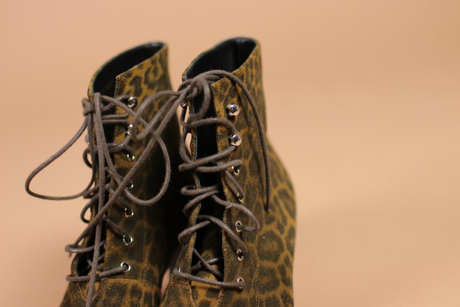 Saint Laurent Scarpe da donna: Saint-Laurent Leopard Leather Lace up Booties - Size 38 – Usato da Hombrechtikon venduto da BAZ-Vintage 7