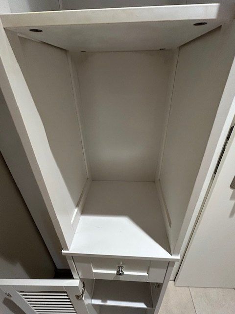 Armadi: Badezimmer-Hochschrank – Usato da Buch am Irchel venduto da 19HCD21 5