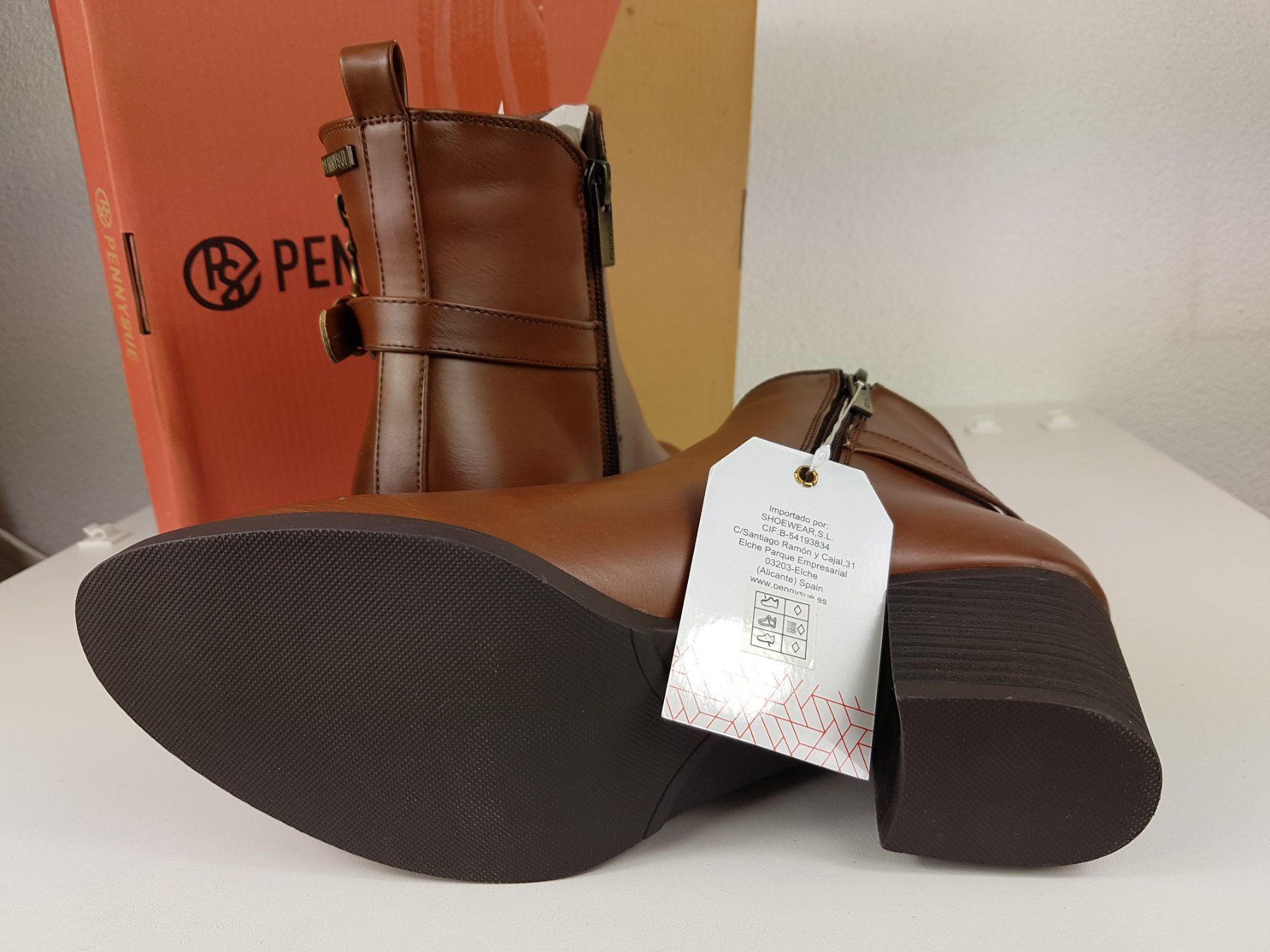 Chaussures femmes: SALE!! Elegante Stiefeletten braun Gr. 39 – Neuf avec emballage d'origine à Seuzach par VT-Collections1 6