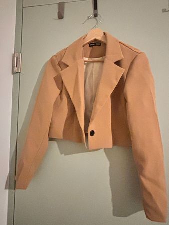 Trendiger Cropped Blazer in Camel - Perfekt für den Herbst!