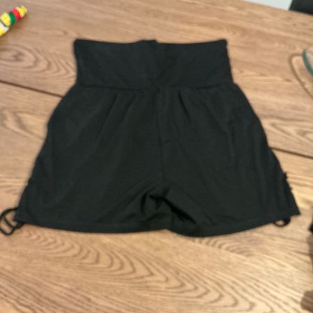 Schwarze Shorts Gr.40/42 perfekt für den Sommer!