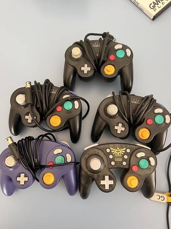 Nintendo Console: Nintendo GameCube mit Game Boy Player, 5 Controllern – Usato da Münchwilen AG venduto da stueli6 1