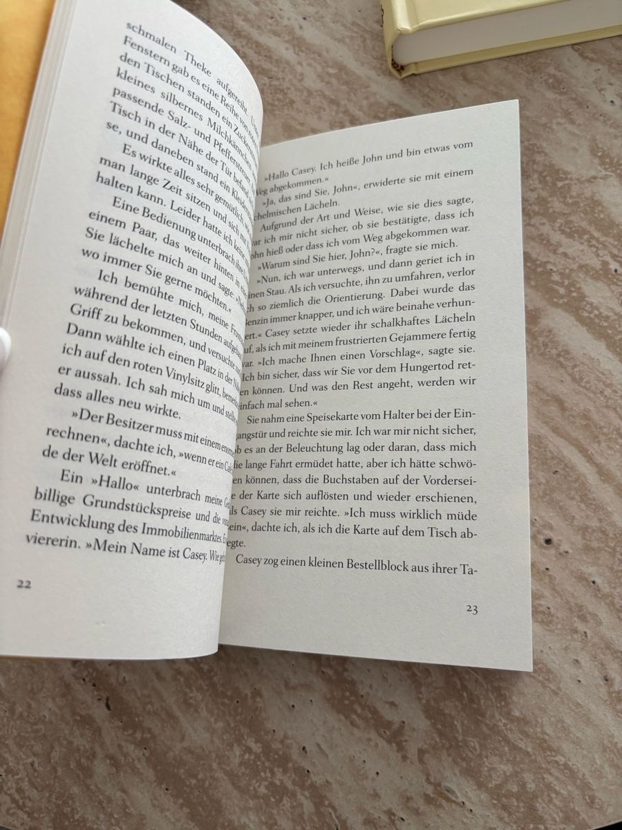 Libri: Buch - Das Café am Rande der Welt – Nuovo (secondo la descrizione) da Kreuzlingen venduto da MFabiana 1
