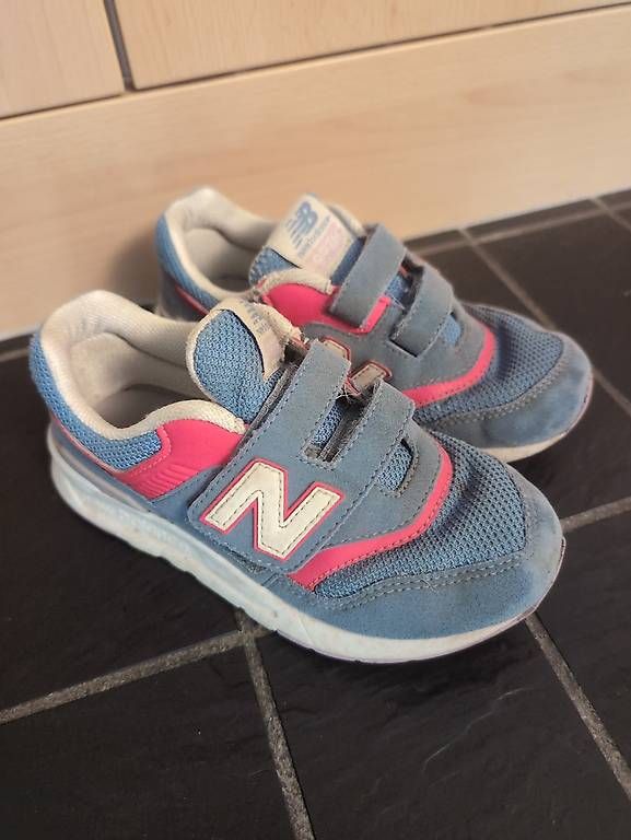 Scarpe per ragazzi: New Balance Grösse 31  – Usato da Effretikon venduto da sar_x7yl