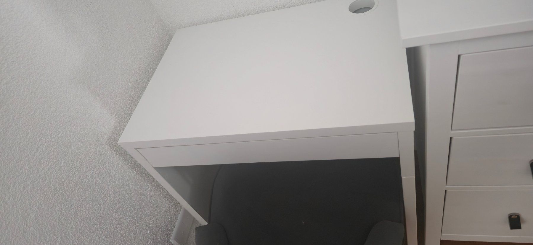 Ikea Bureaux: Petit bureau – Neuf (Voir description) à Sierre par GabrielaRoque 1