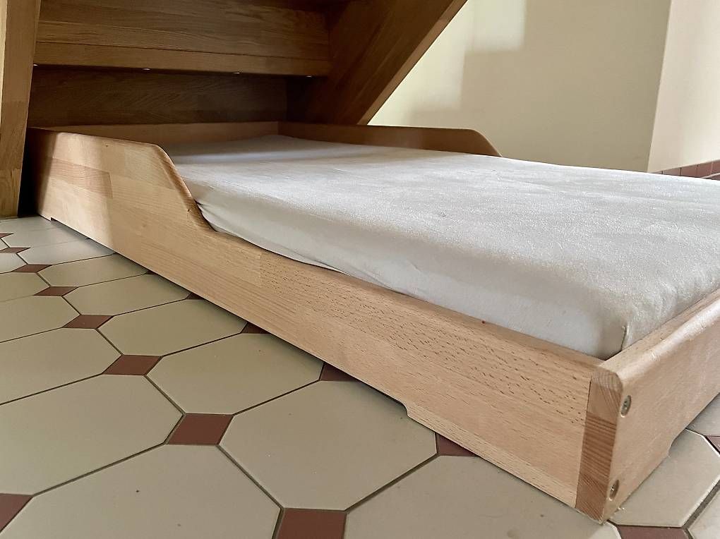 Betten: Montessori Kinderbett, 70x140 cm – Gebraucht aus Bern von aschijam