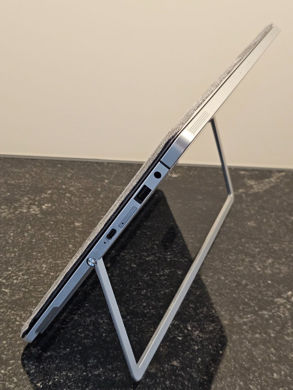 Hewlett Packard Notebook: HP Elite x2 1012 G1 - inkl. Dockingstation – Usato da Hinwil venduto da 97 5