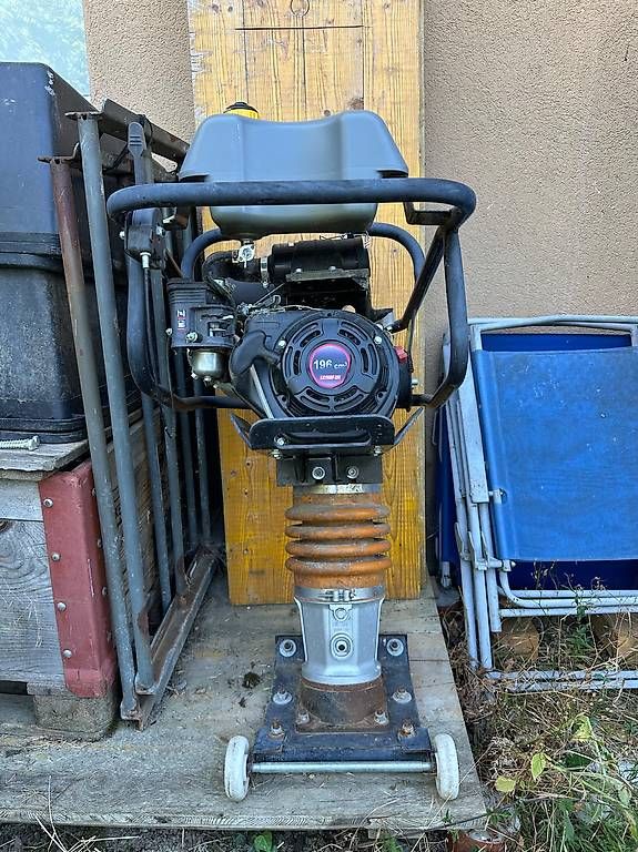 Tutte le macchine: Pilloneuse Vibreuse VS1000 – Usato da Pomy venduto da jos_g6y8