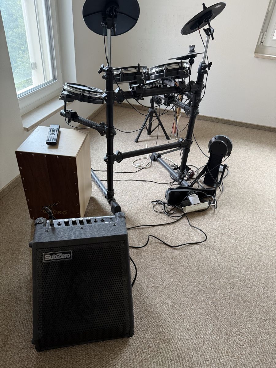 Alesis Strumenti musicali: Elektrisch Schlagzeug  – Usato da Flawil venduto da genesi01 4