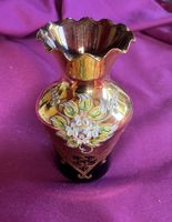 Kleine böhmische Glasvase mit Gold- und Blumendekor