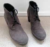 Graue Wildlederschuhe Grösse 39.5