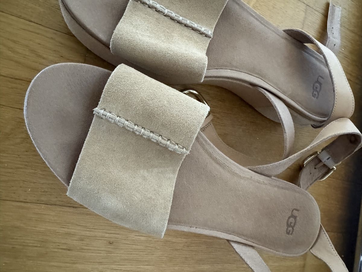 Ugg Scarpe da donna: UGG Sandalen, Gr 41 – Usato da Buchrain venduto da Knitsrek 4