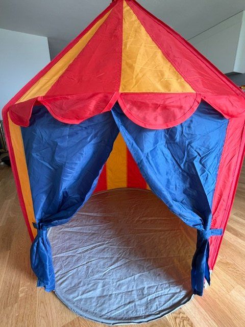 Alri letti & mobili per bambini: Kinder Zirkuszelt 100cm/130cm – Usato da Wabern venduto da MagdalenaWabern 1