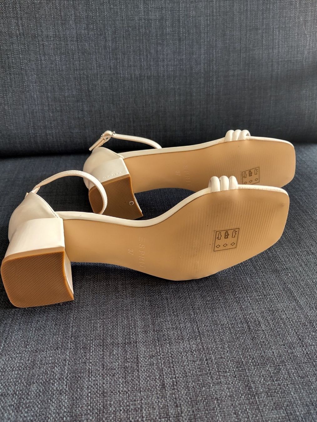 Esprit Scarpe da donna: ESPRIT Sandale off-white – Nuovo e nell'imballaggio originale da Zürich venduto da Fritschi11 4
