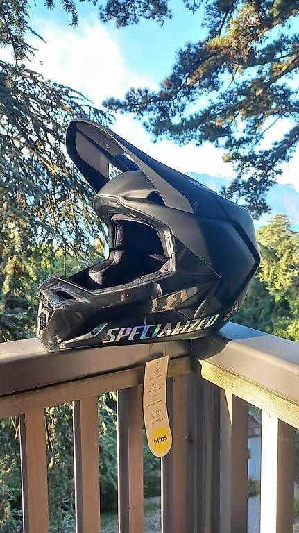 Caschi: Casque VTT intégral carbone Specialized Dissident 2 L – Nuovo e nell'imballaggio originale da La Tour-de-Peilz venduto da zen_cqh5