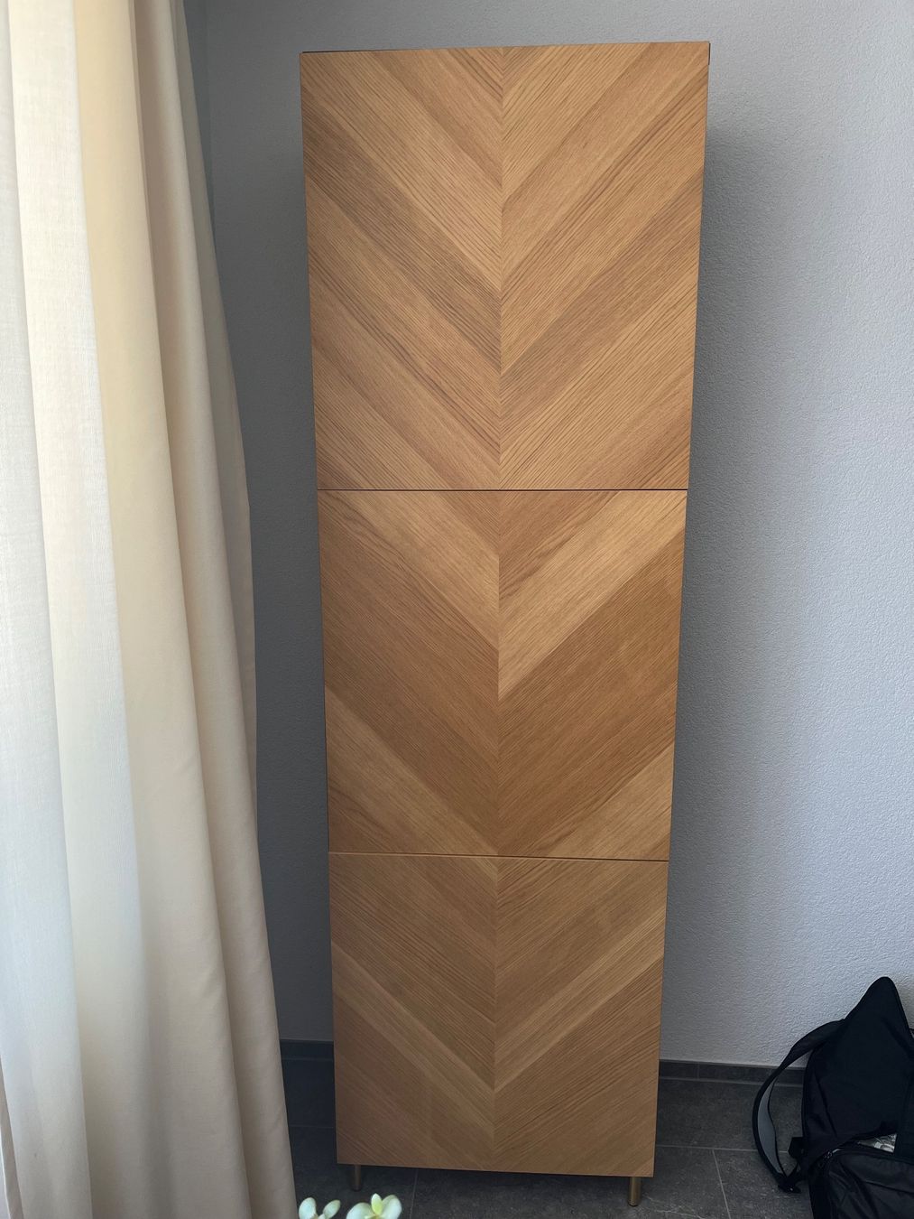 Ikea Armadi: Schrank mit 3 Tüten – Usato da Embrach venduto da camilla.rueegg