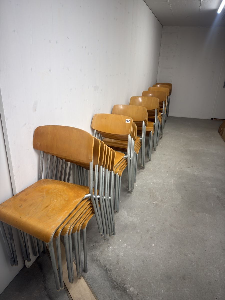 Sedie: 40 Stühle Stapelware :)  – Usato da Rombach venduto da Ablager