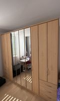 5-Türiger Holzschrank mit Spiegeltüren 
