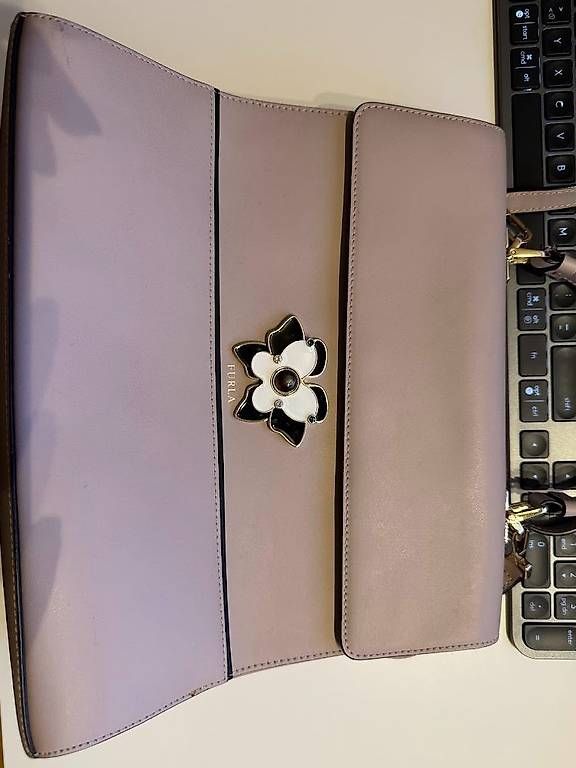 Taschen für Damen: Mittelgrosse Tasche Furla – Gebraucht aus Zürich von ani_m8q2