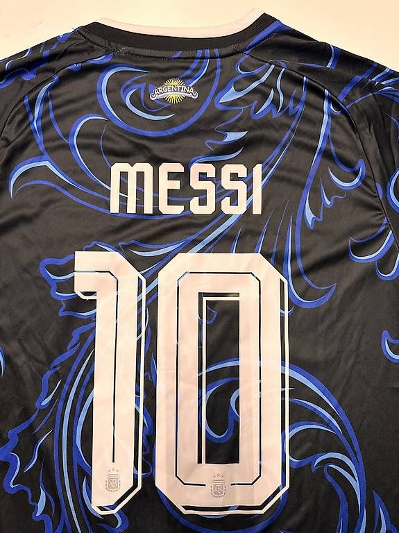 Maillots de corps & Pantalons: Maillot Argentine Messi 10 Noir Taille M – D'occasion à Paudex par Deals_Suisse 3