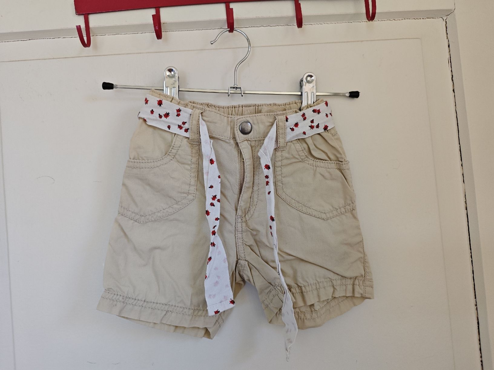H&M Pantalons: Shorts Gr 92 – D'occasion à Winterthur par Shorna