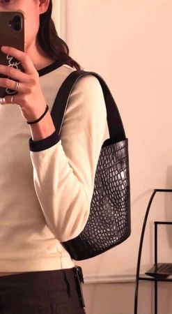 Sac seau CUYANA en cuir noir