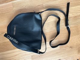 Calvin Klein Umhäng Schwarz Leder Look Umhaengetasche Som...